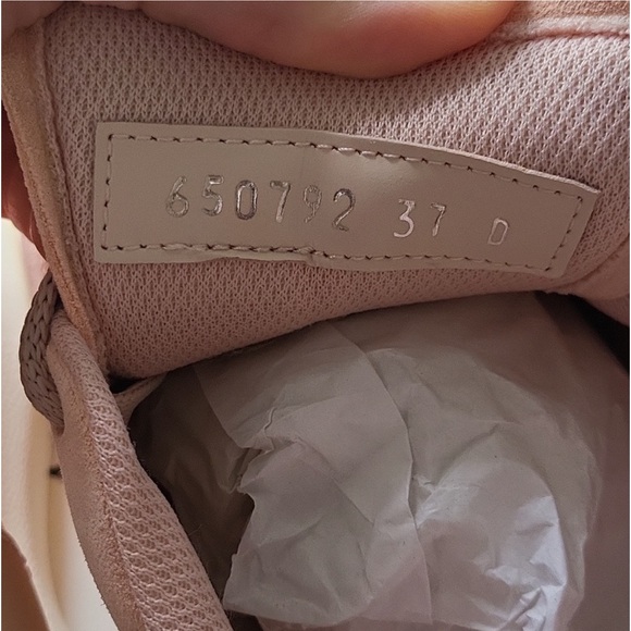 Alexander McQueen - Picture 6 of 8